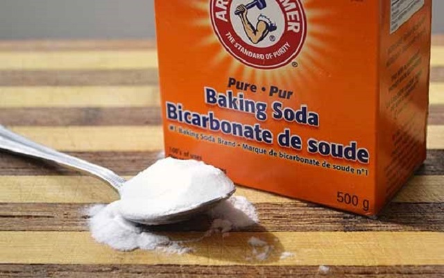 Baking soda giúp khử mùi rất hiệu quả.