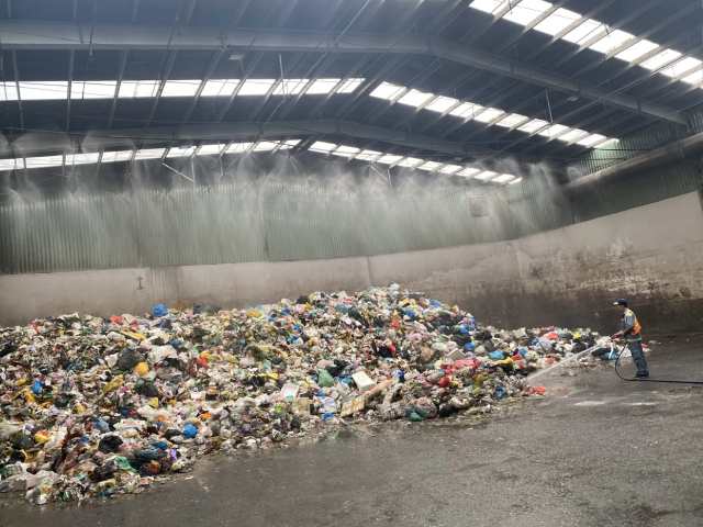 Dễ xuất hiện mùi hôi khi ủ Dễ xuất hiện mùi hôi khi ủ